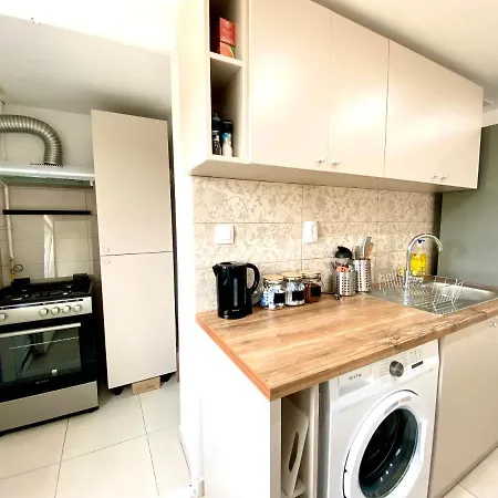 Lovely Studio 2 Minutes By The Beach Apartment Constanta